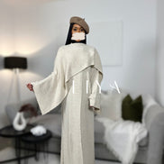 Robe longue en maille avec cape - Beige
