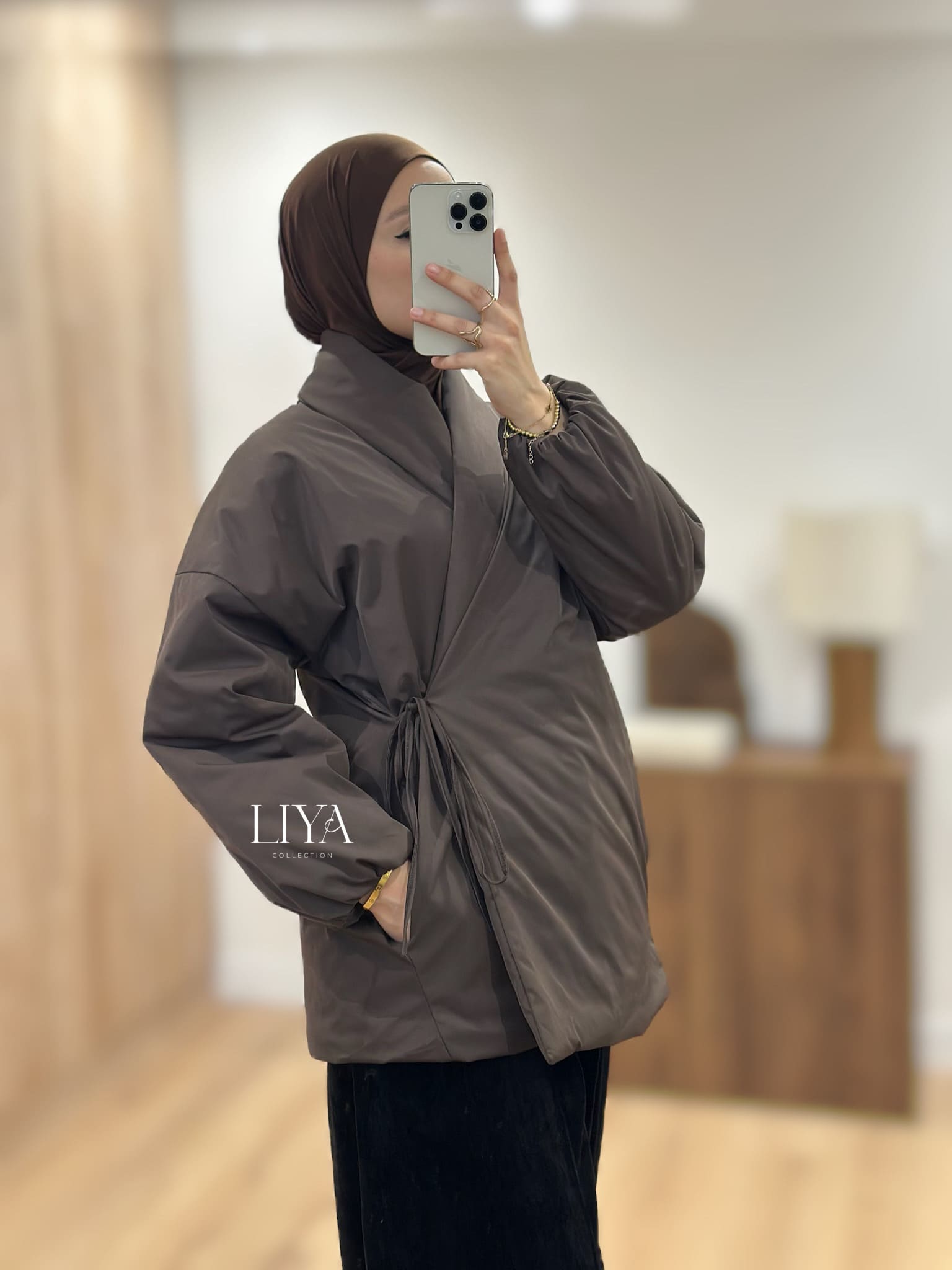 Daunenjacke mit Wickeleffekt – Schokoladenbraun
